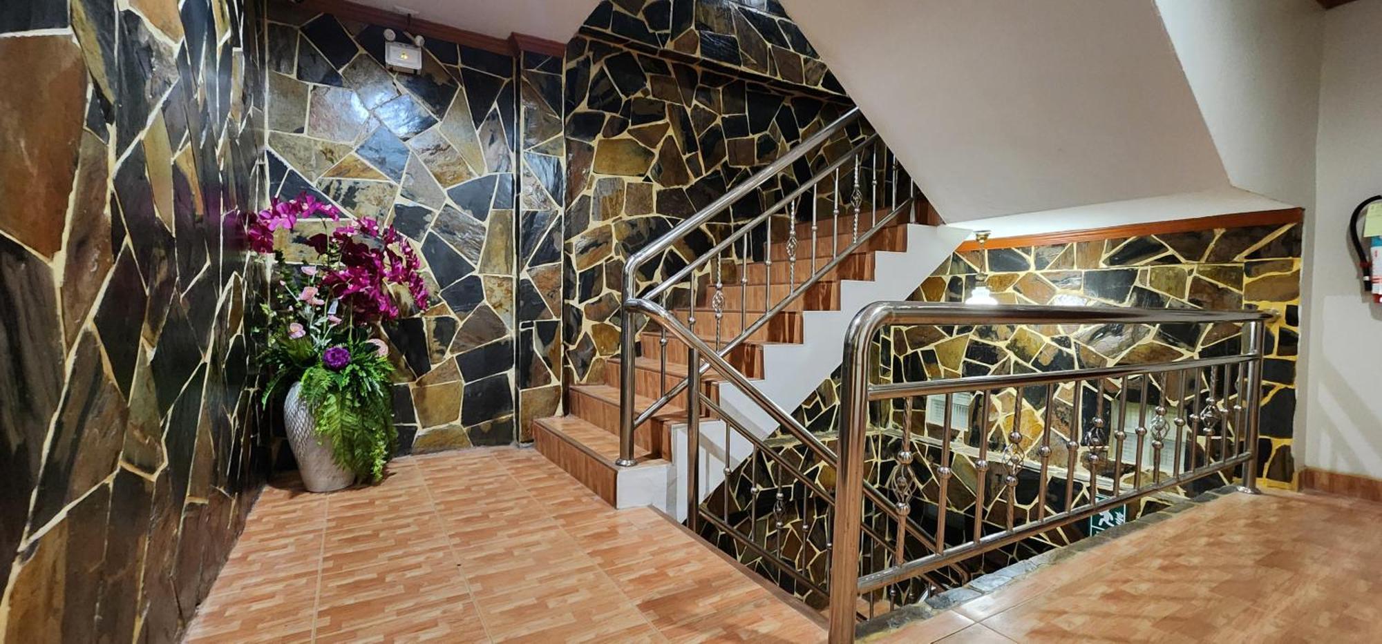 Arya Suites Patong Beach Bagian luar foto