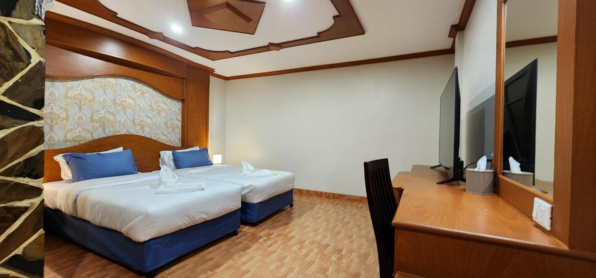 Arya Suites Patong Beach Bagian luar foto