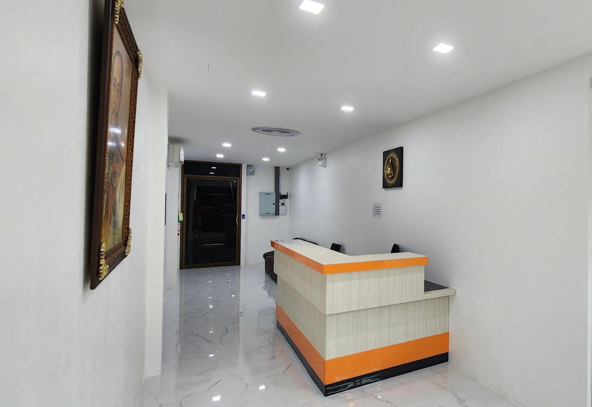 Arya Suites Patong Beach Bagian luar foto